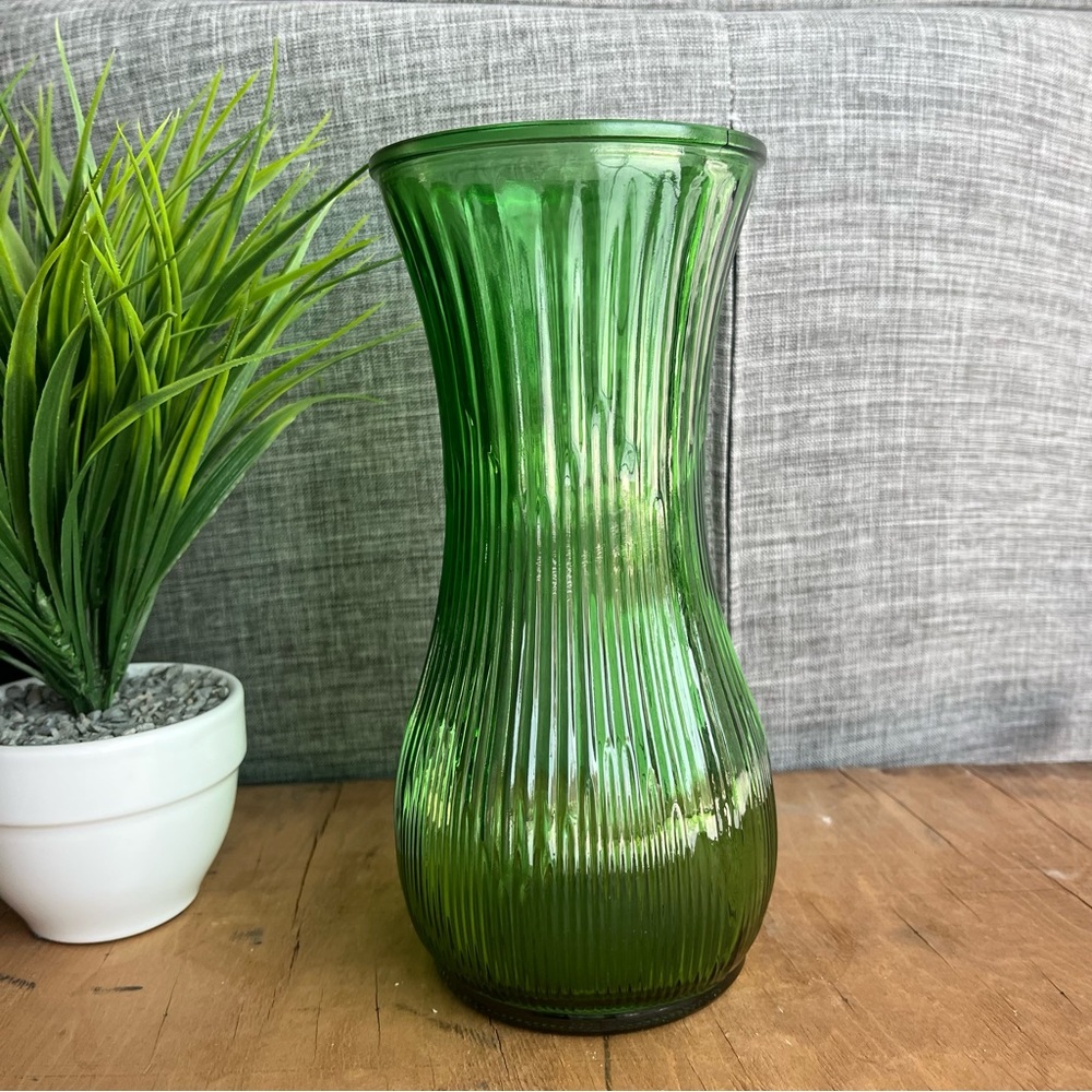 Vintage Emerald Green Hoosier Glass Vase 4087 A 10" Tall